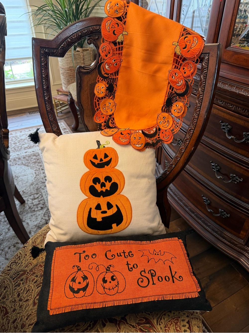 Halloween Table Runner & Two pillows 🎃